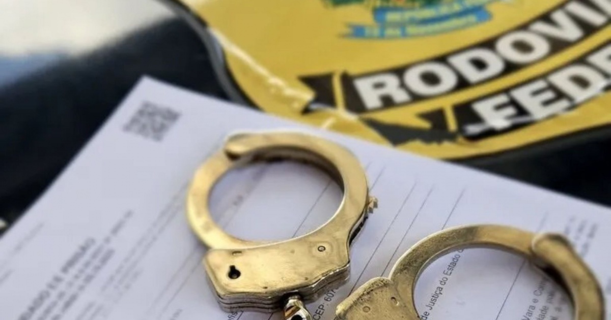 PRF prende suspeito por tráfico de drogas na BR-116 em Jequié