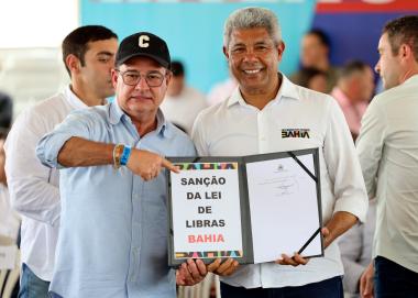 Governador sanciona lei que reconhece a Libras como meio legal de comunicação na Bahia